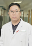 闫  奇
